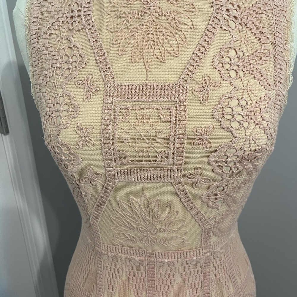 Korovilas Anthropologie Estella  Nude/Tan Lace Sleeveless Dress Sz 6 - Picture 2 of 6